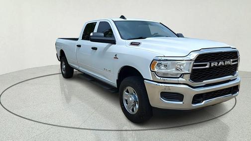 Bright White Clearcoat 2022 RAM 3500 Tradesman