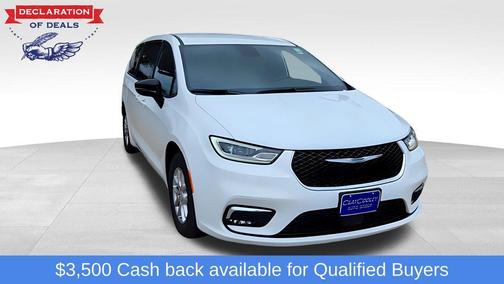 2026 Chrysler Pacifica Select