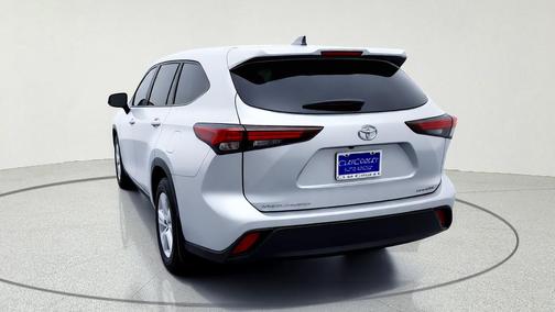 Celestial Silver Metallic 2024 Toyota Highlander XLE