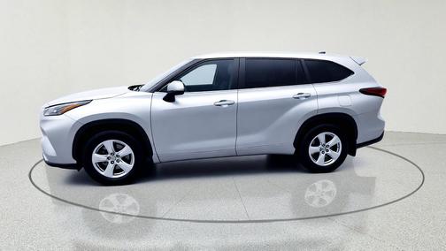 Celestial Silver Metallic 2024 Toyota Highlander XLE