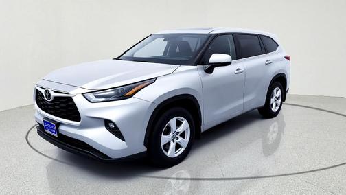 Celestial Silver Metallic 2024 Toyota Highlander XLE