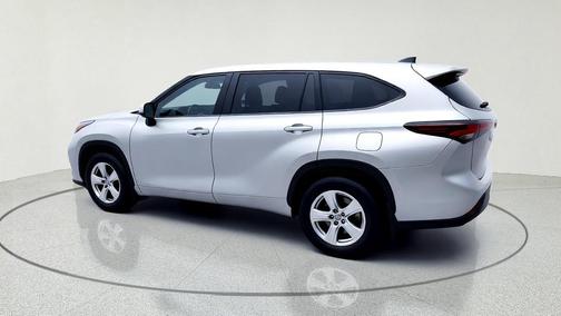 Celestial Silver Metallic 2024 Toyota Highlander XLE