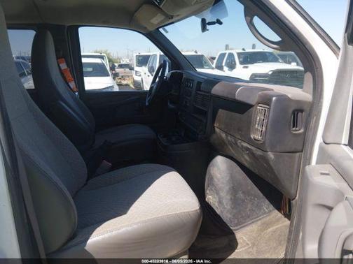 Summit White 2014 Chevrolet Express 3500 LT