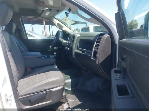 Bright White Clearcoat 2018 RAM 1500 ST