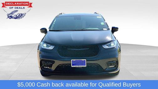 Diamond Black 2026 Chrysler Pacifica Limited