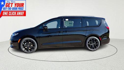 Diamond Black 2026 Chrysler Pacifica Limited