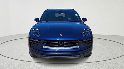 2023 Porsche Macan Base