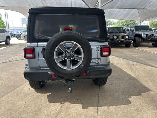 Billet Silver Metallic Clearcoat 2018 Jeep Wrangler Unlimited Sahara