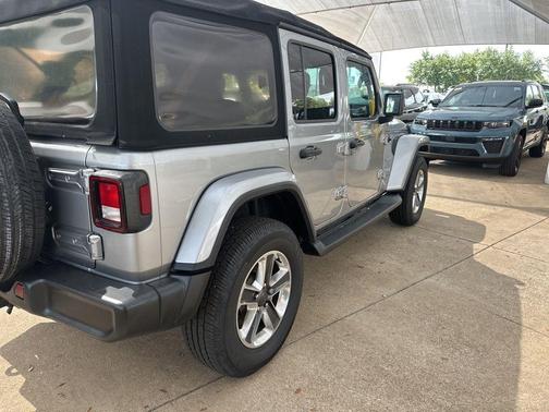 Billet Silver Metallic Clearcoat 2018 Jeep Wrangler Unlimited Sahara