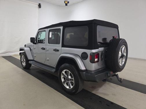 Billet Silver Metallic Clearcoat 2018 Jeep Wrangler Unlimited Sahara