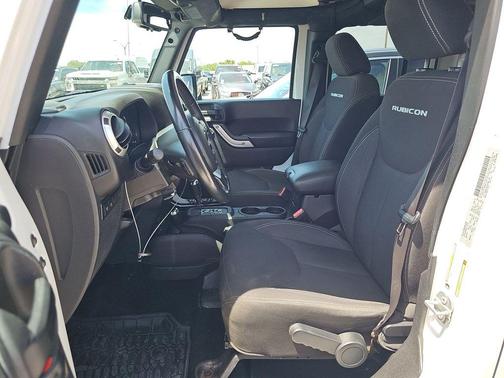 Bright White Clearcoat 2017 Jeep Wrangler Unlimited Rubicon