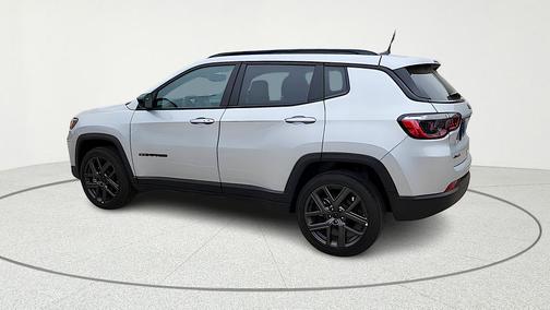 Silver Zynith 2026 Jeep Compass Latitude