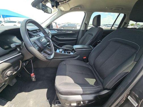 Metallic 2023 Jeep Grand Cherokee L Laredo