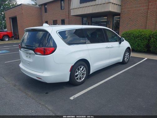 Bright White Clearcoat 2020 Chrysler Voyager LX