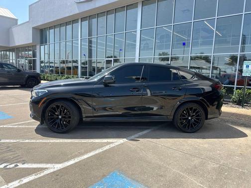 Black Sapphire Metallic 2022 BMW X6 xDrive40i