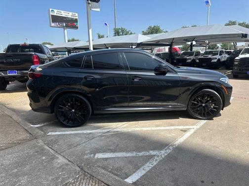 Black Sapphire Metallic 2022 BMW X6 xDrive40i