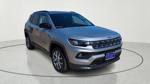 2022 Jeep Compass Latitude Lux