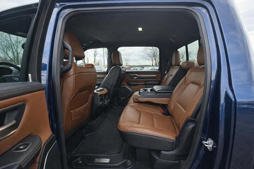 Patriot Blue Pearlcoat 2019 RAM 1500 Longhorn