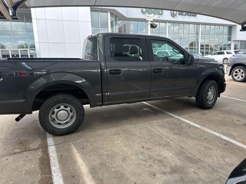 Magnetic Metallic 2017 Ford F-150 XL