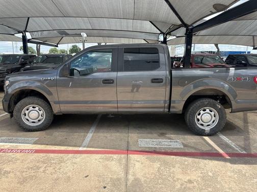 Magnetic Metallic 2017 Ford F-150 XL