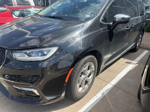 Brilliant Black Crystal Pearlcoat 2022 Chrysler Pacifica Limited