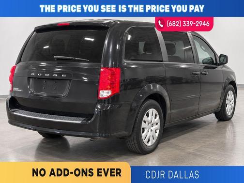 Brilliant Black Crystal Pearlcoat 2019 Dodge Grand Caravan SE