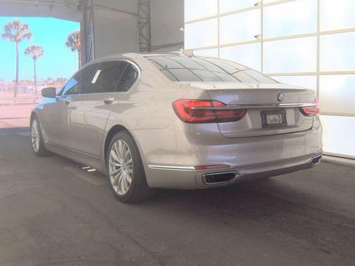 2017 BMW 740 i