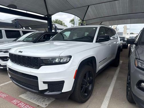 Bright White Clearcoat 2023 Jeep Grand Cherokee L Laredo
