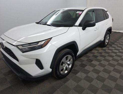 Ice 2023 Toyota RAV4 LE