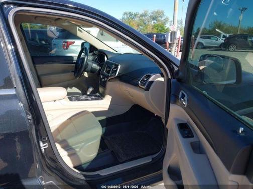 Diamond Black 2020 Jeep Grand Cherokee Laredo E