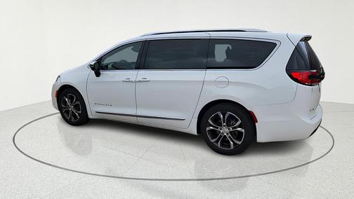 2026 Chrysler Pacifica Pinnacle