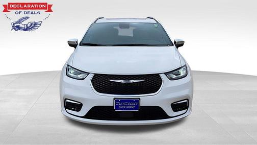 Bright White Clearcoat 2026 Chrysler Pacifica Pinnacle