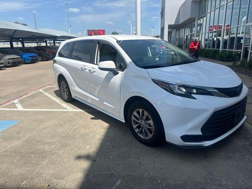 Ice 2024 Toyota Sienna LE