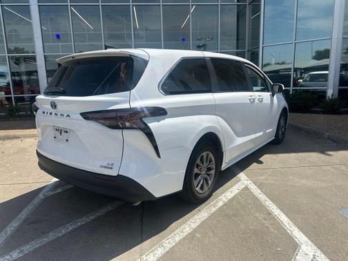 Ice 2024 Toyota Sienna LE