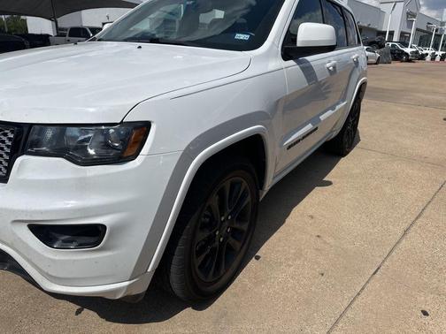 Bright White Clearcoat 2020 Jeep Grand Cherokee Altitude