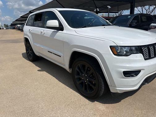 Bright White Clearcoat 2020 Jeep Grand Cherokee Altitude