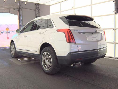 Crystal White Tri-Coat 2018 Cadillac XT5 Luxury