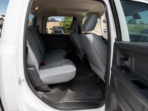 Bright White Clearcoat 2018 RAM 1500 ST