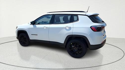 Bright White Clearcoat 2026 Jeep Compass Latitude