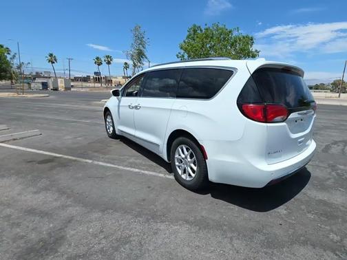 Bright White Clearcoat 2020 Chrysler Pacifica Touring-L