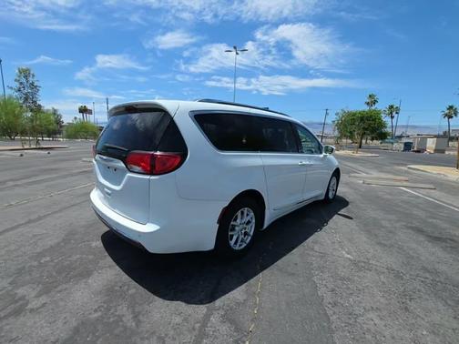 Bright White Clearcoat 2020 Chrysler Pacifica Touring-L