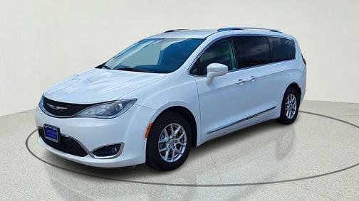 Bright White Clearcoat 2020 Chrysler Pacifica Touring-L