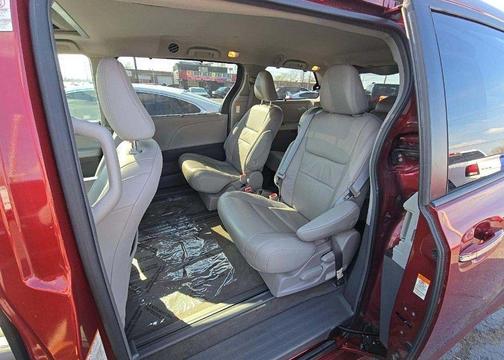 2018 Toyota Sienna XLE