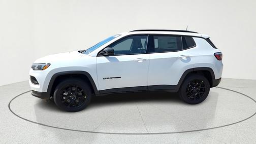 Bright White Clearcoat 2026 Jeep Compass Latitude