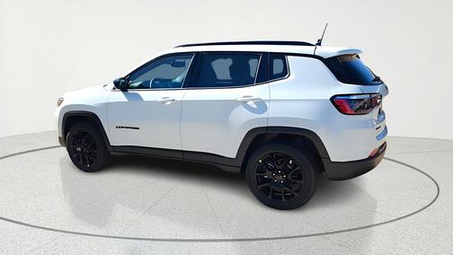 Bright White Clearcoat 2026 Jeep Compass Latitude