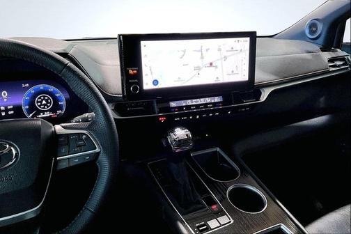 2025 Toyota Sienna XSE 7 Passenger