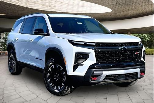 Polar White Tricoat 2026 Chevrolet Traverse AWD Z71