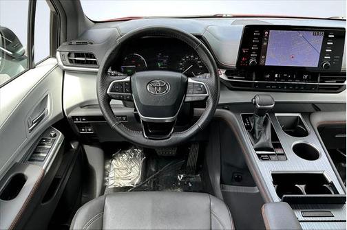 2022 Toyota Sienna XSE 7 Passenger