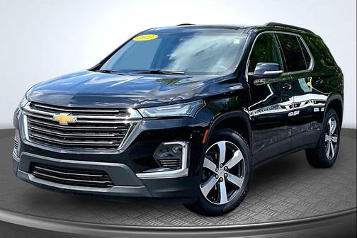 Mosaic Black Metallic 2023 Chevrolet Traverse LT Leather
