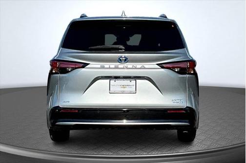2022 Toyota Sienna Limited 7-Passenger